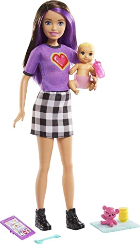 Barbie Skipper Muñeca niñera con falda, con bebé de juguete y accesorios para su cuidado (Mattel GRP11)