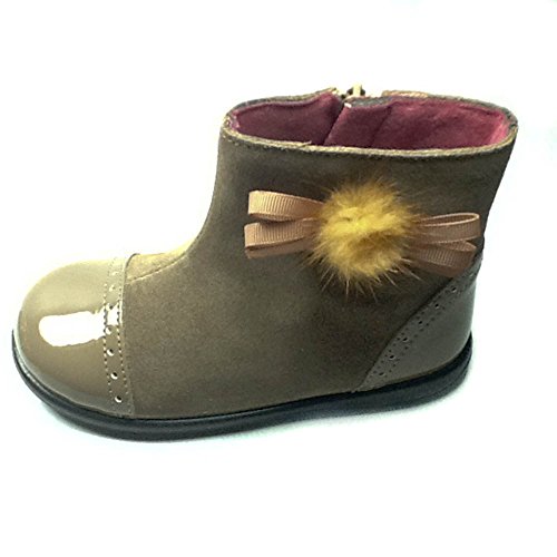 Bota Serraje-Charol con Pompóm (20, Camel)